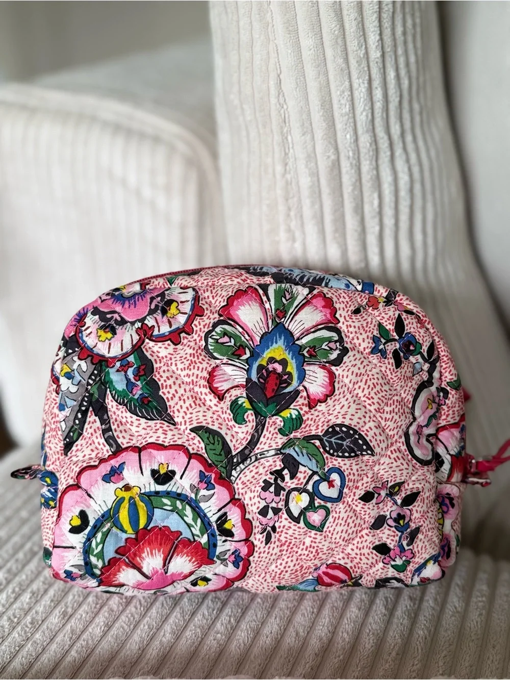 Vera Bradley Pink Floral Quilted Cosmetic Pouch Stitched flowers waterproof